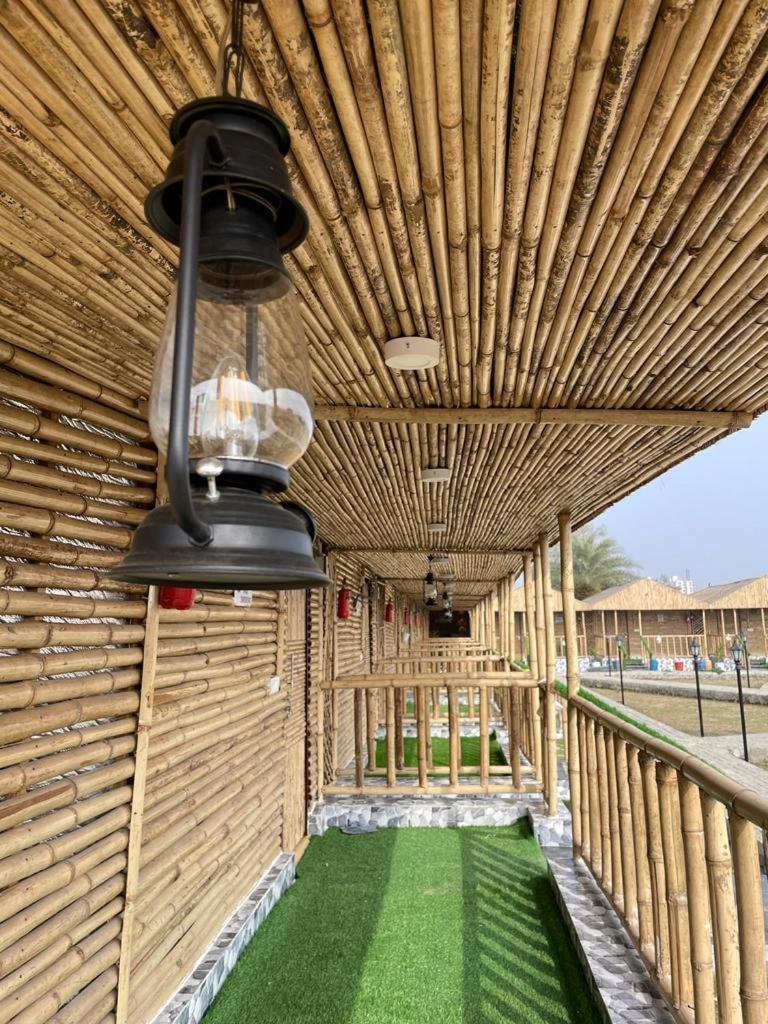 Gopika Resort Вріндаван Екстер'єр фото
